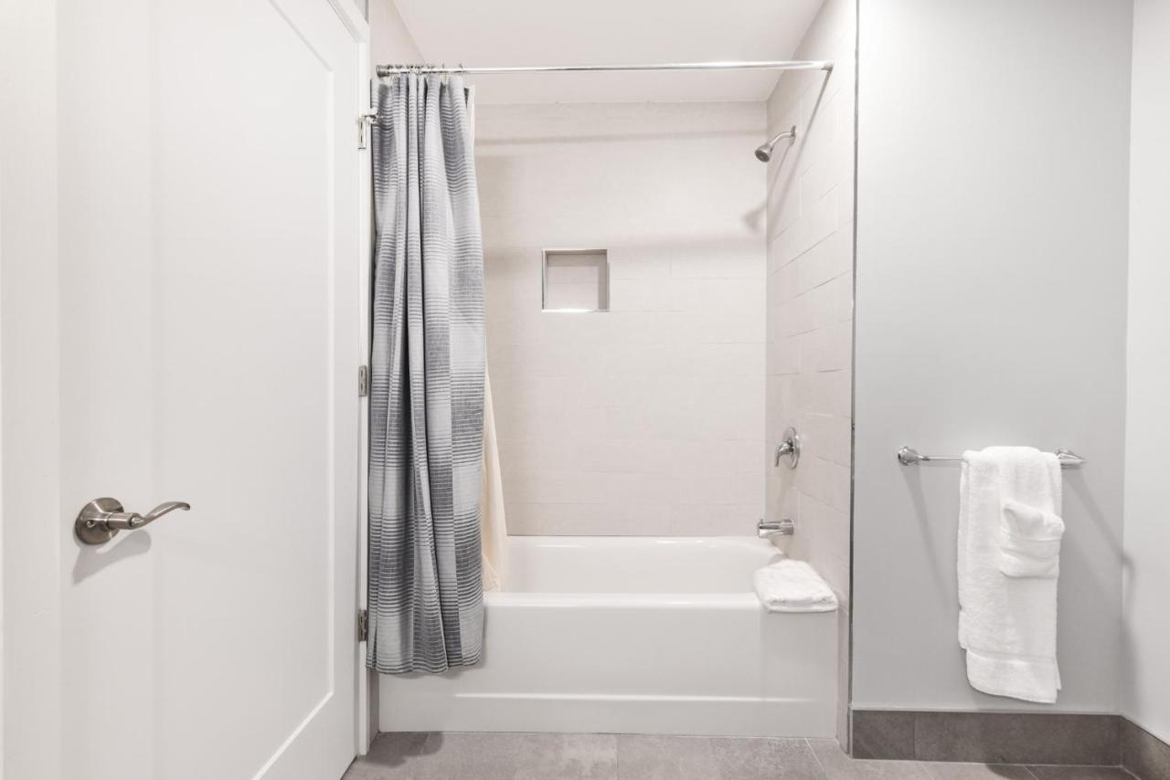 Harmony Medical Suites Longwood บรูคไลน์ ภายนอก รูปภาพ